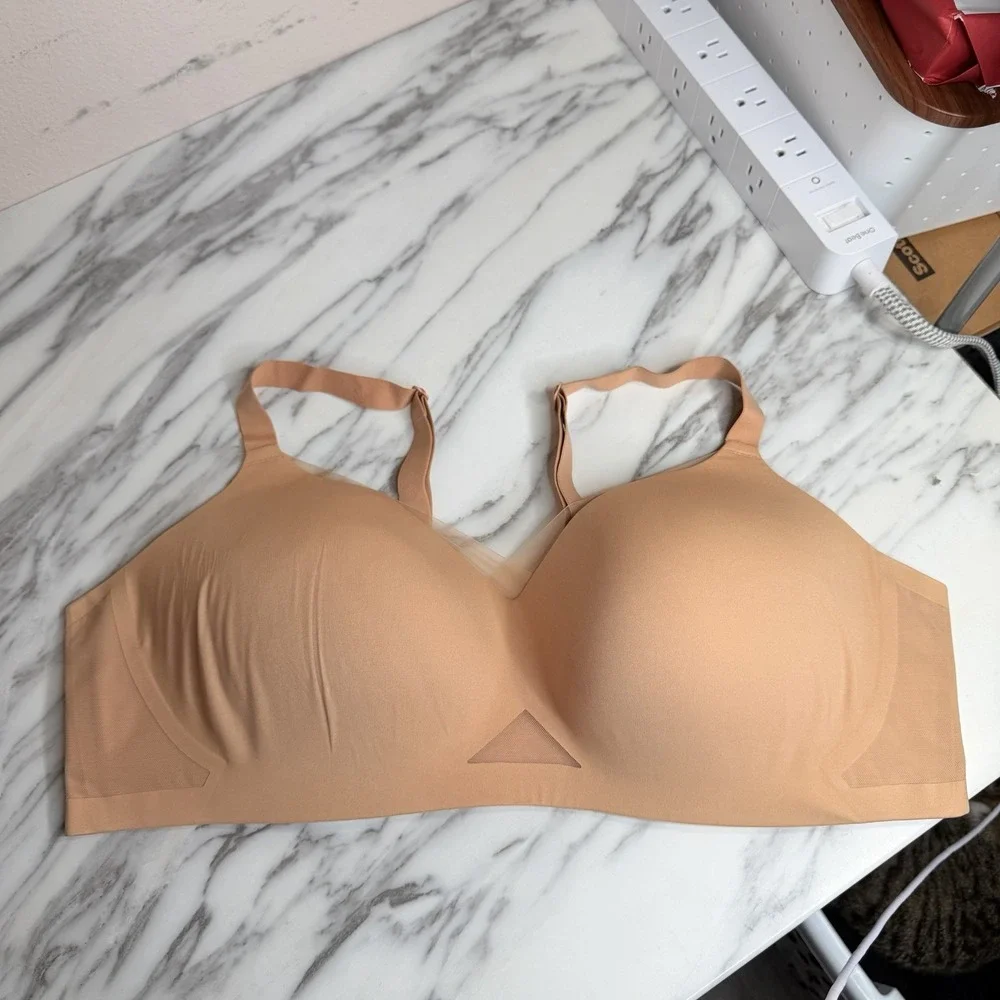 Honeylove Crossover Wireless Beige Nude Smoothing Seamless Support Bra 44C